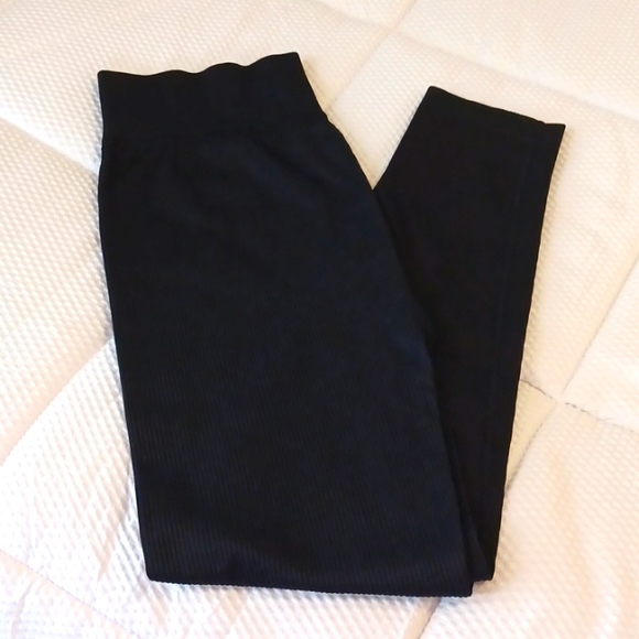 SO Pants - ☀️SO High Rise Seamless Ribbed High-Rise Leggings NWOT - BLACK